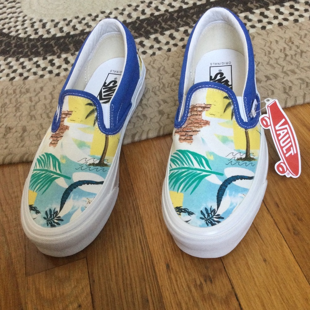 Vans Island theme slip ons
